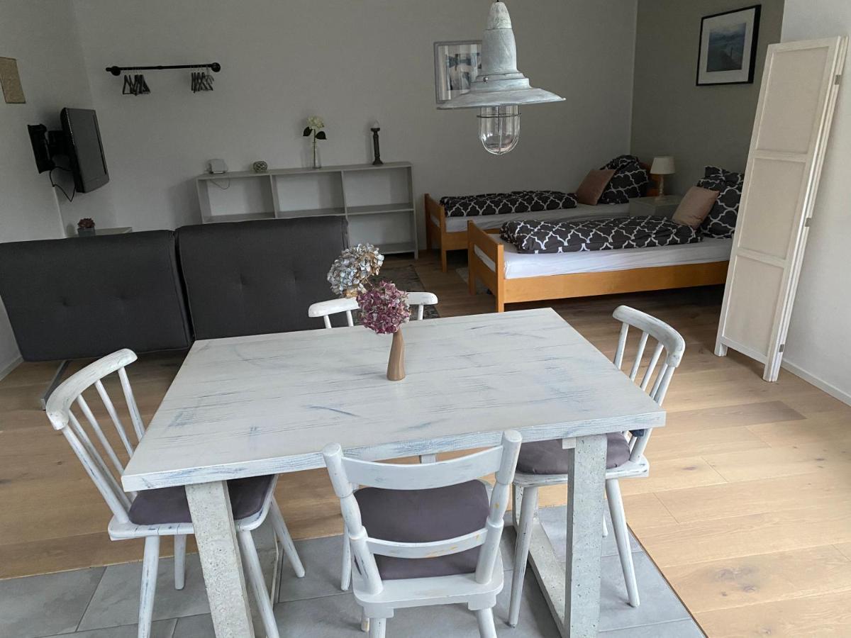 Apartament Sleek & Modern Exterior-entrance In Nuremberg Suburb *