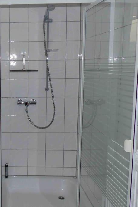 Appartement Sleek & Modern Exterior-entrance In Nuremberg Suburb *