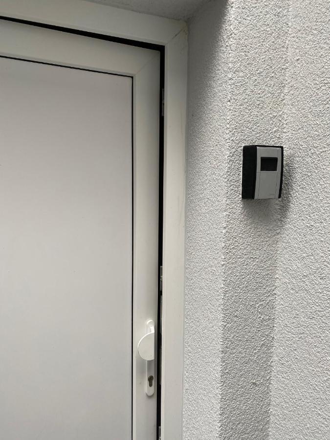 Sleek & Modern Exterior-entrance In Nuremberg Suburb * Heroldsberg