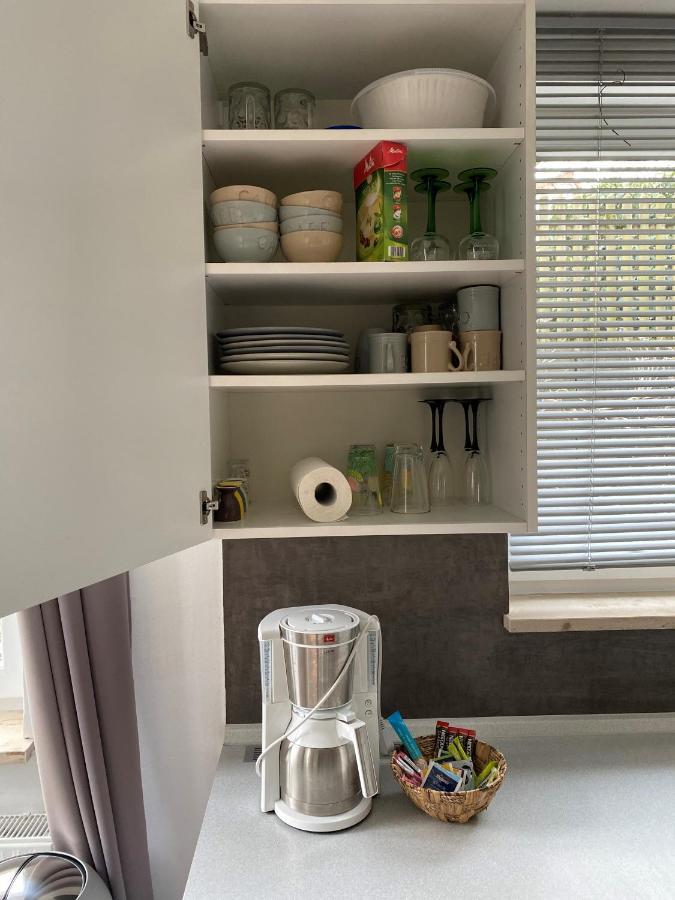 Appartement Sleek & Modern Exterior-entrance In Nuremberg Suburb Heroldsberg